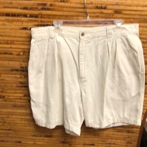 Tommy Bahama khaki shorta